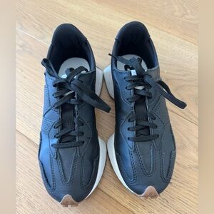 Black Women’s New Balance Sneakers - 327 - Size 6
